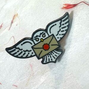 Harry Potter Hedwig Owl Enamel Pin - Letter to Hogwarts